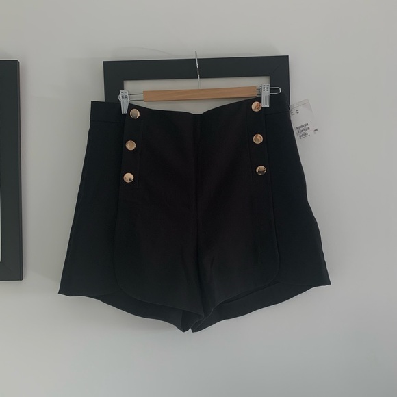 NWT H&M Black High-Waisted Shorts with Gold Buttons - Picture 1 of 4